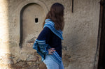 Laden Sie das Bild in den Galerie-Viewer, Luxus Alpaka Wollponcho Blau
