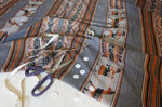 Laden Sie das Bild in den Galerie-Viewer, Pastorita Stoff Ethno bunt gestreift aus Peru, webstoff Meterware zum Nähen, DIY Fabric, 50 cm, Grau
